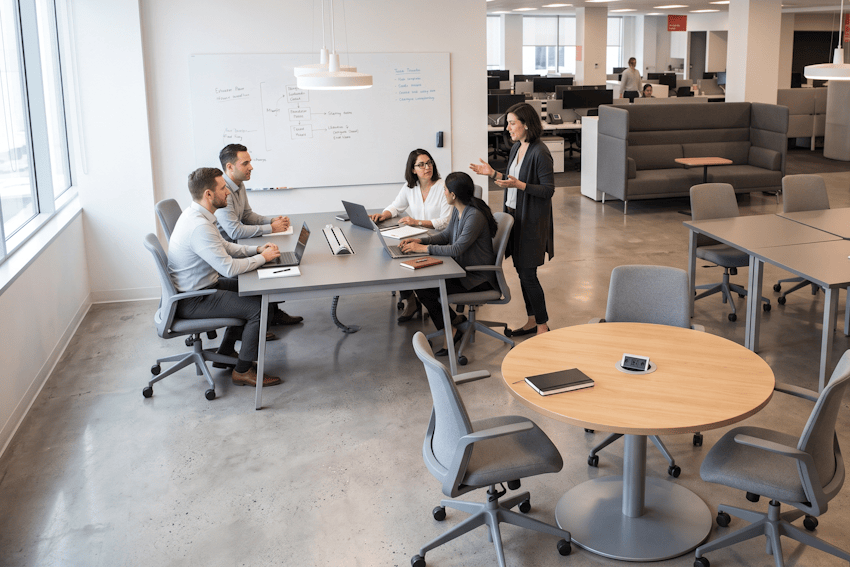 Open Collaboration Tables: The Largest Share of the Modern Office
